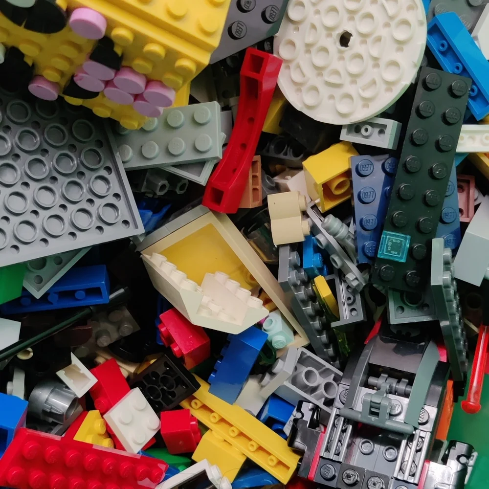 Lego bulk lot, by the pound, original Lego blocks. 5 pounds